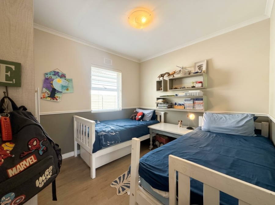 4 Bedroom Property for Sale in Sunningdale Western Cape
